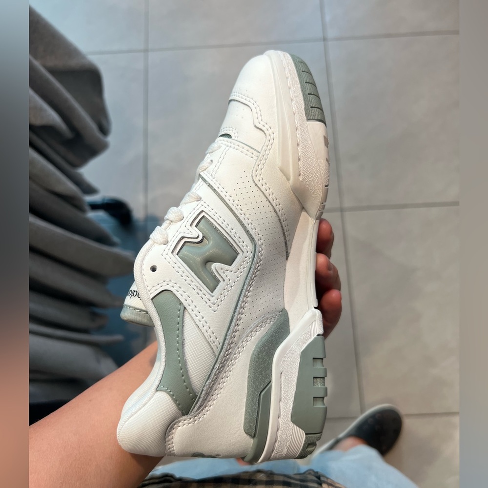 New Balance 550
Women's （new with box） - Picture 7 of 10